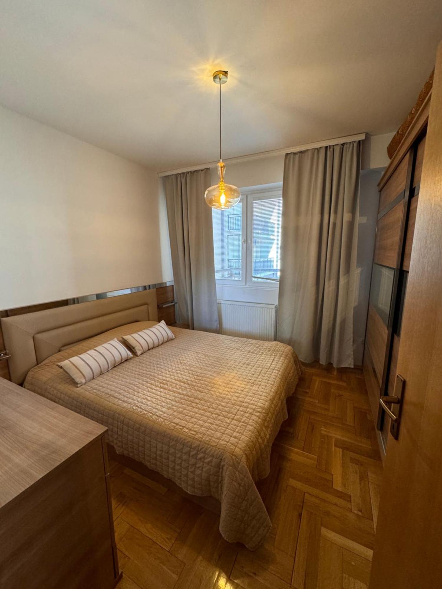 Big Spacious Apartment In Pej Center With Wi-Fi Peje Exterior foto